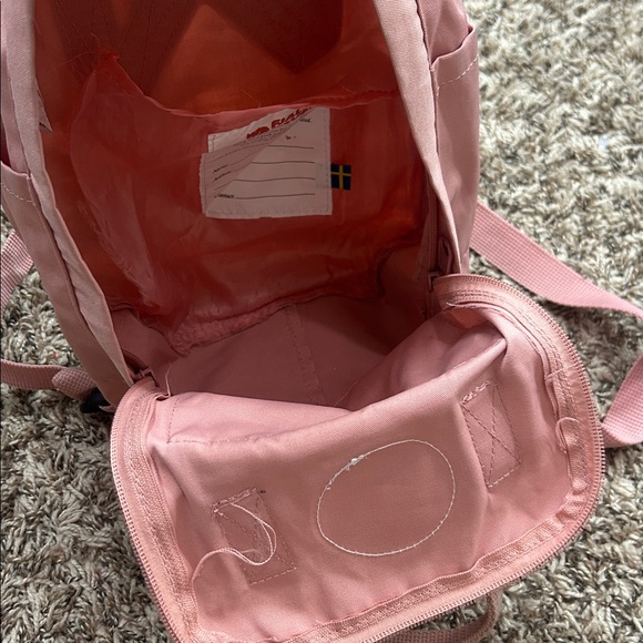 Fjällräven Kånken Pink Mini Backpack FLAWED - Picture 6 of 8